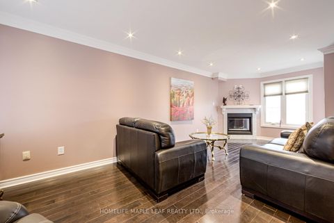 Photo 4 at 25 Grampian Avenue, Maple, Vaughan