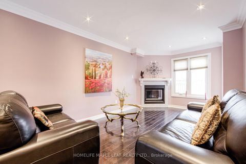 Photo 6 at 25 Grampian Avenue, Maple, Vaughan