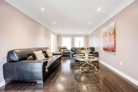 Photo 9 at 25 Grampian Avenue, Maple, Vaughan