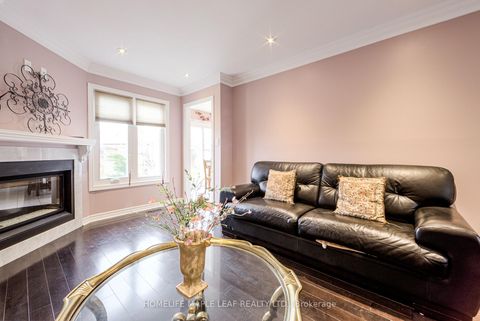 Photo 10 at 25 Grampian Avenue, Maple, Vaughan