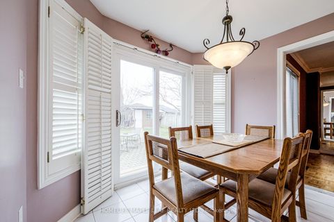 Photo 11 at 25 Grampian Avenue, Maple, Vaughan