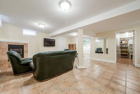 Photo 36 at 25 Grampian Avenue, Maple, Vaughan