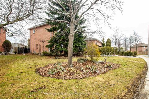 Photo 49 at 25 Grampian Avenue, Maple, Vaughan