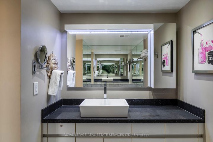 Photo 7 at 1609 - 1 Palace Pier Court, Mimico, Toronto