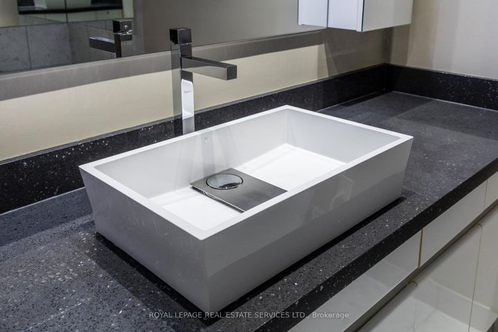 Photo 8 at 1609 - 1 Palace Pier Court, Mimico, Toronto