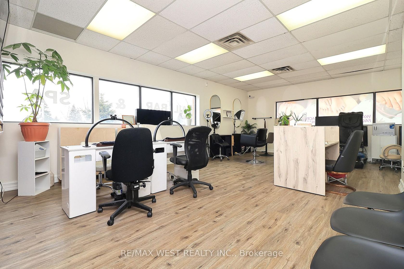 3702 Kingston Road, Scarborough Village, Toronto photo number 2