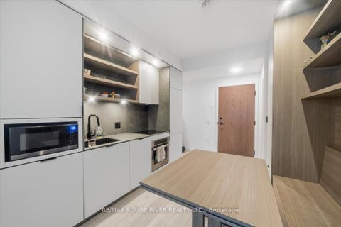 Photo 10 at 3808 - 55 Charles Street E, Yonge Corridor, Toronto