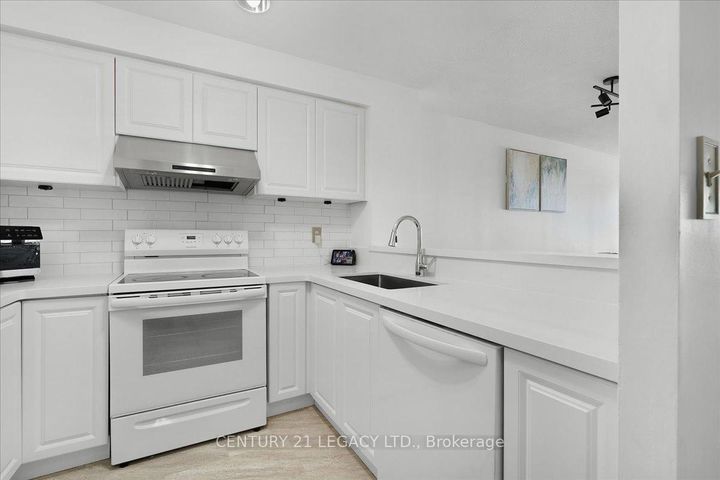 Photo 7 at 1207 - 2269 Lakeshore Boulevard W, Mimico, Toronto