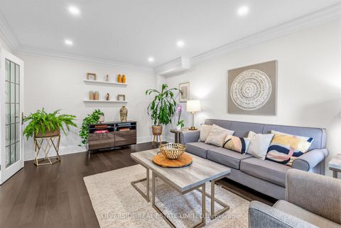 Photo 4 at 986 Stonehaven Avenue, Wyndham, Newmarket