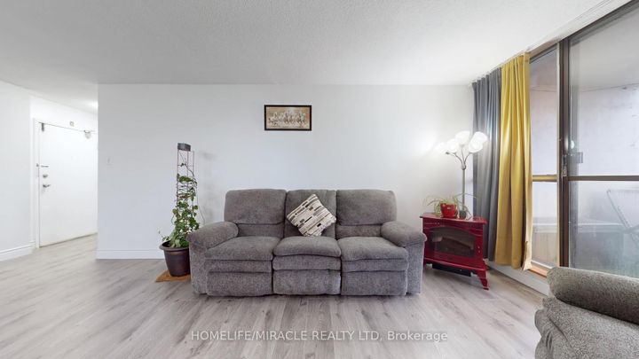 Photo 5 at 1112 - 15 Kensington Road, Queen Street Corridor, Brampton