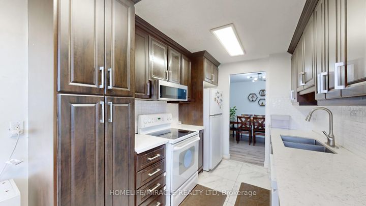 Photo 11 at 1112 - 15 Kensington Road, Queen Street Corridor, Brampton