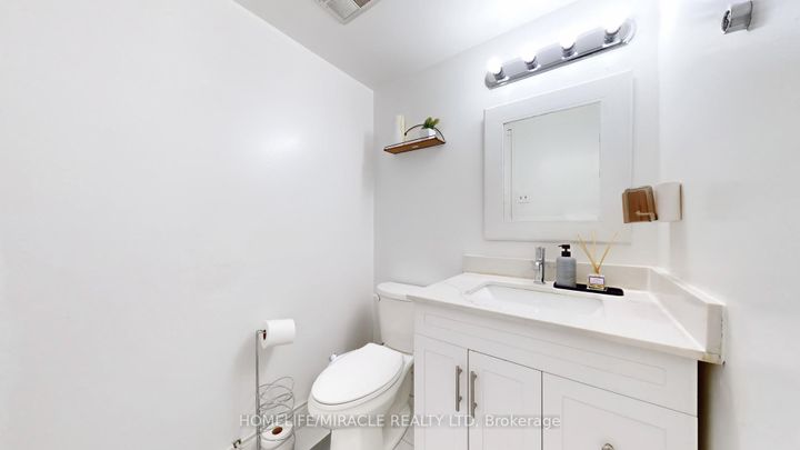 Photo 16 at 1112 - 15 Kensington Road, Queen Street Corridor, Brampton