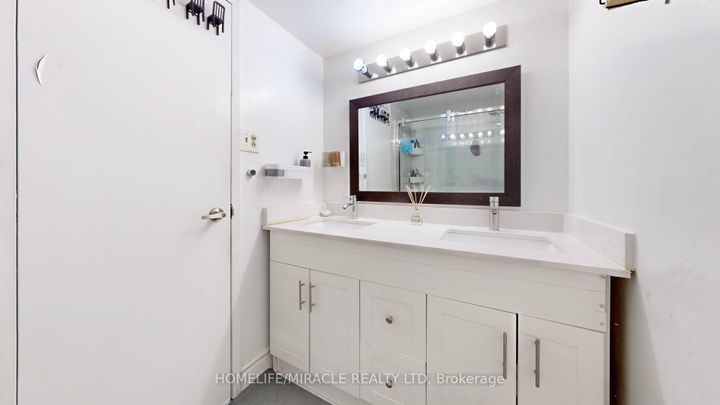 Photo 19 at 1112 - 15 Kensington Road, Queen Street Corridor, Brampton