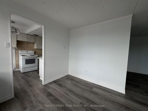 Photo 3 at 48 - 43 Taunton Road, Centennial, Oshawa