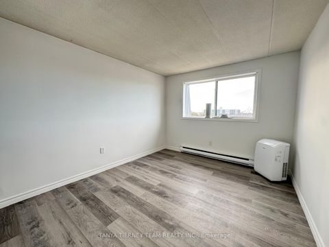 Photo 9 at 48 - 43 Taunton Road, Centennial, Oshawa