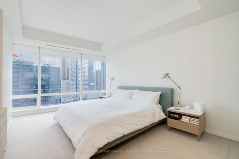 Photo 16 at 2908 - 180 University Avenue, Bay Street Corridor, Toronto