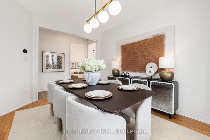 Photo 5 at 3 Mansard Drive, Jefferson, Richmond Hill