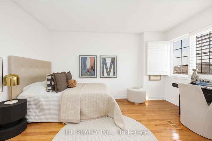 Photo 22 at 3 Mansard Drive, Jefferson, Richmond Hill