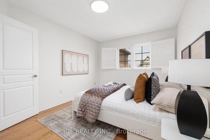 Photo 24 at 3 Mansard Drive, Jefferson, Richmond Hill