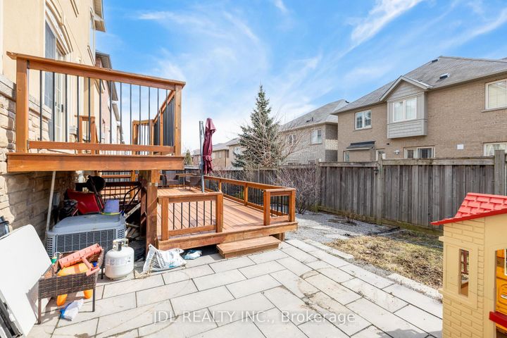 Photo 41 at 3 Mansard Drive, Jefferson, Richmond Hill