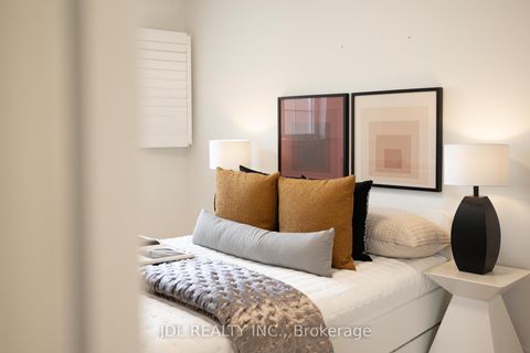 Photo 35 at 3 Mansard Drive, Jefferson, Richmond Hill