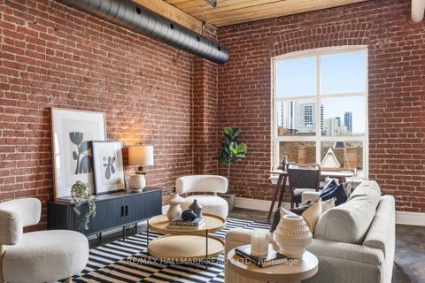 Photo 3 at 405 - 426 Queen Street E, Moss Park, Toronto