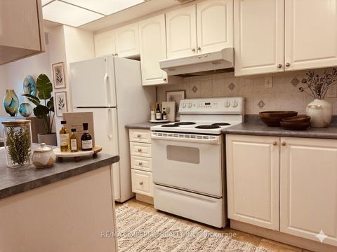 Photo 4 at 305 - 3151 Bridletowne Circle, L'Amoreaux, Toronto