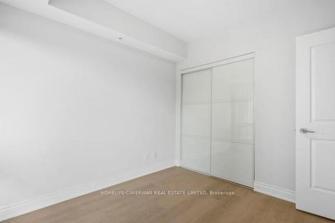 Photo 13 at 709B - 9090 Yonge Street, South Richvale, Richmond Hill