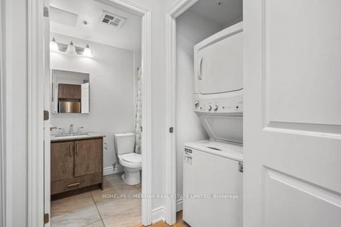 Photo 16 at 709B - 9090 Yonge Street, South Richvale, Richmond Hill