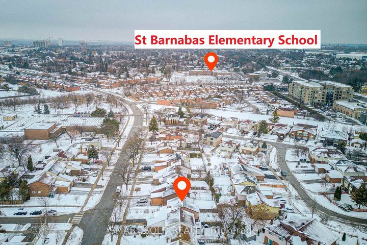 Photo 4 at 43 Mammoth Hall Trail, Malvern, Toronto