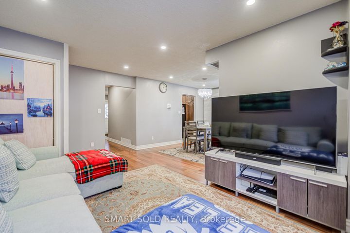 Photo 17 at 43 Mammoth Hall Trail, Malvern, Toronto