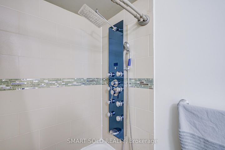 Photo 34 at 43 Mammoth Hall Trail, Malvern, Toronto