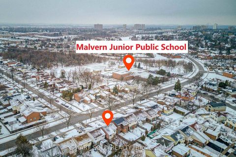 Photo 3 at 43 Mammoth Hall Trail, Malvern, Toronto