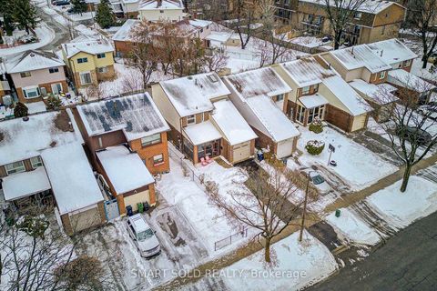 Photo 5 at 43 Mammoth Hall Trail, Malvern, Toronto