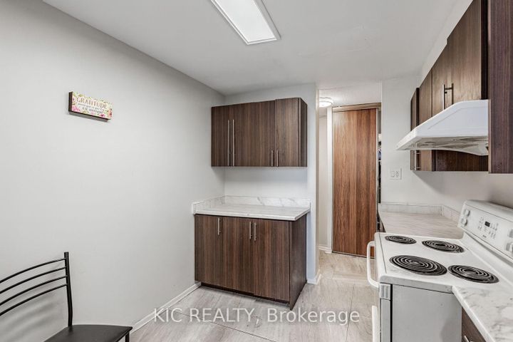 Photo 2 at 403 - 2645 KIPLING Avenue, Jamestown, Toronto