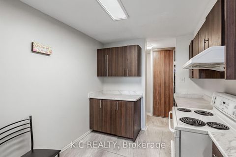 Photo 2 at 403 - 2645 KIPLING Avenue, Jamestown, Toronto