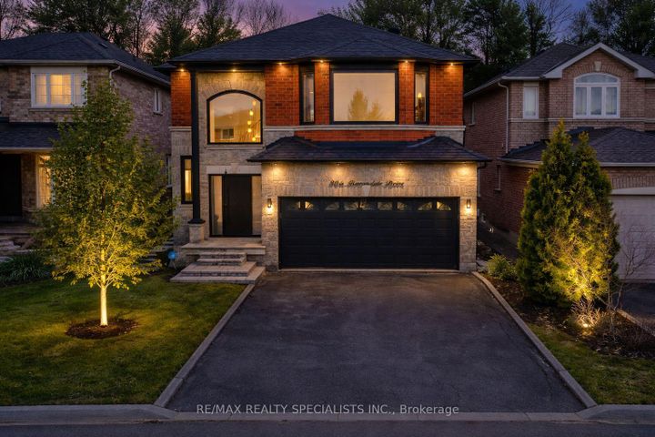 Photo 2 at 304 Barondale Drive, Hurontario, Mississauga
