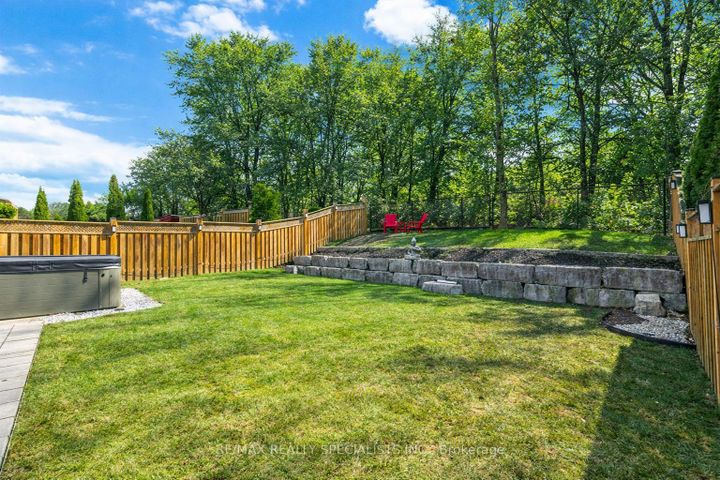 Photo 28 at 304 Barondale Drive, Hurontario, Mississauga