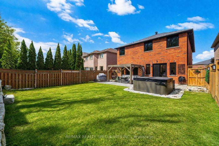 Photo 29 at 304 Barondale Drive, Hurontario, Mississauga