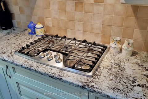 Photo 17 at 179 Campbell Avenue, Yorkhill, Vaughan