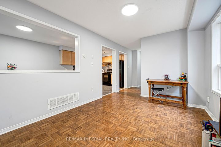 Photo 7 at 95 Long Point Drive, Oak Ridges Lake Wilcox, Richmond Hill