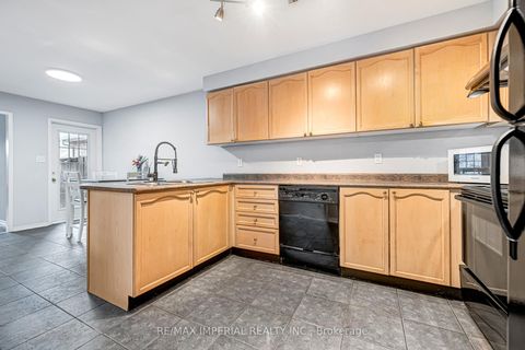 Photo 10 at 95 Long Point Drive, Oak Ridges Lake Wilcox, Richmond Hill