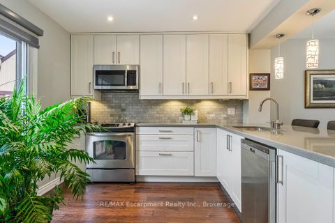 Photo 19 at 65 - 1080 WALDEN Circle, Clarkson, Mississauga