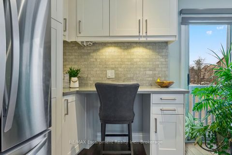 Photo 23 at 65 - 1080 WALDEN Circle, Clarkson, Mississauga