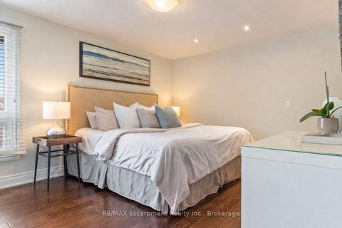 Photo 26 at 65 - 1080 WALDEN Circle, Clarkson, Mississauga