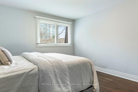 Photo 29 at 65 - 1080 WALDEN Circle, Clarkson, Mississauga