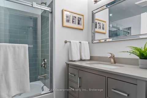 Photo 34 at 65 - 1080 WALDEN Circle, Clarkson, Mississauga