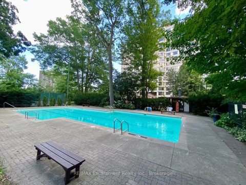 Photo 41 at 65 - 1080 WALDEN Circle, Clarkson, Mississauga