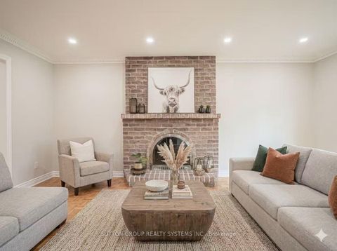 Photo 12 at 61 Somerset Crescent, Observatory, Richmond Hill