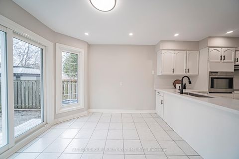 Photo 23 at 61 Somerset Crescent, Observatory, Richmond Hill